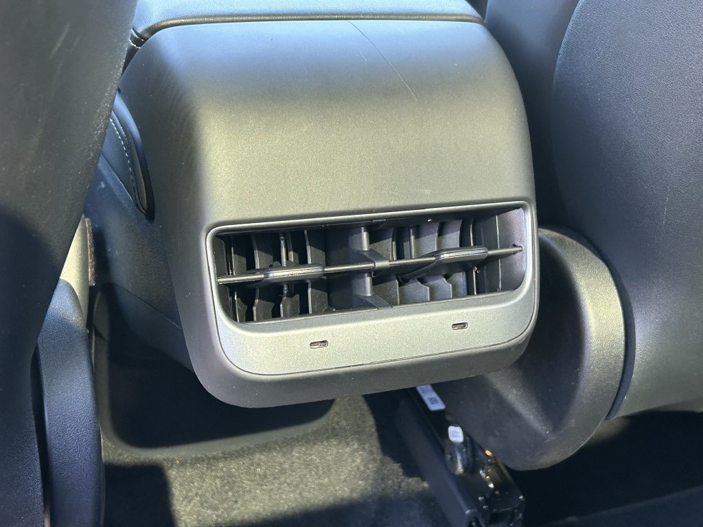Used 2025 Tesla Model Y Long Range RWD image 15