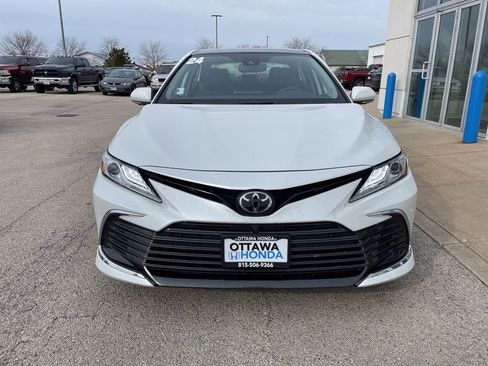 Used 2024 Toyota Camry XLE w/ Navigation Package image 3