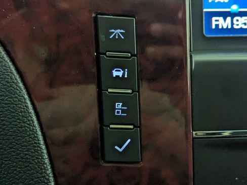 Used 2014 Cadillac Escalade ESV Luxury image 29