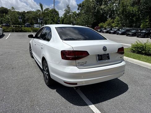 Used 2017 Volkswagen Jetta SE FWD image 13