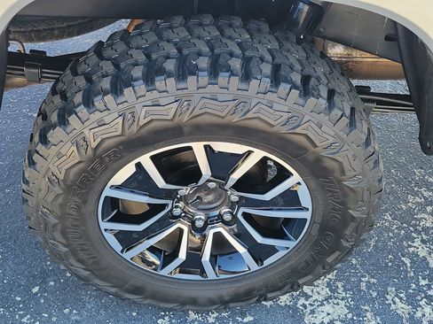 Used 2020 Toyota Tacoma TRD Sport image 7