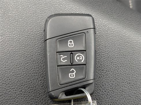 Used 2024 Volkswagen Jetta SE image 28