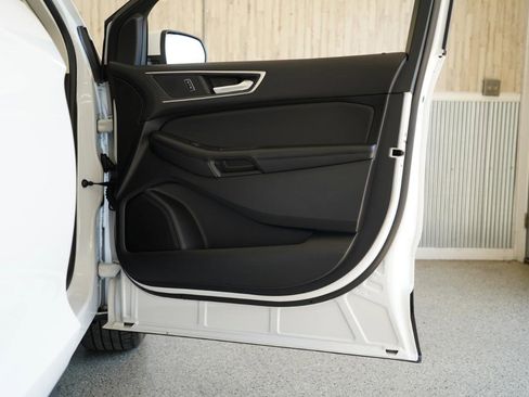 Used 2024 Ford Edge SEL image 32