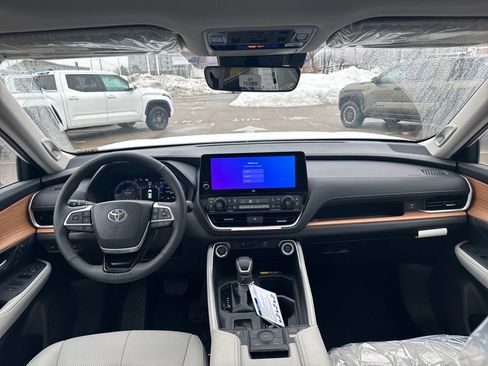 New 2026 Toyota Grand Highlander Limited image 10
