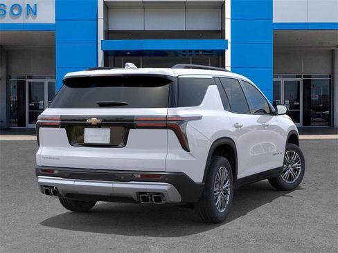 New 2025 Chevrolet Traverse LT image 4