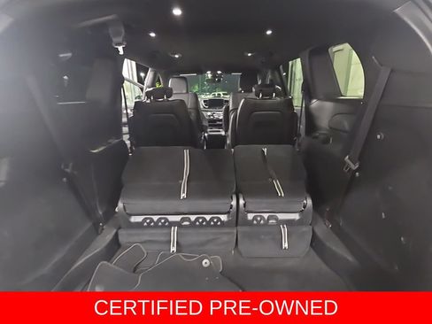 Used 2025 Chrysler Pacifica Select FWD image 13