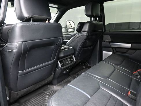 Used 2025 Ford F350 Platinum w/ FX4 Off-Road Package image 17