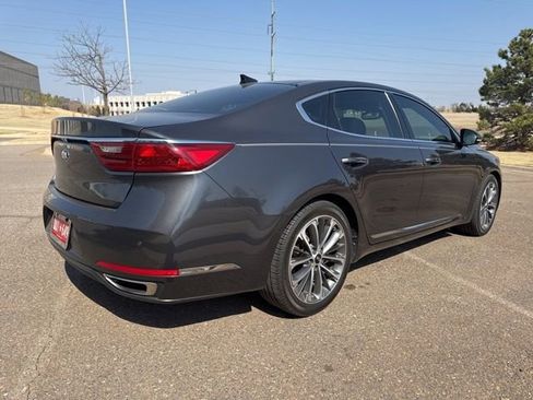 Used 2019 Kia Cadenza Technology image 6