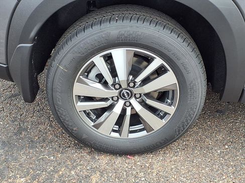 New 2025 Nissan Pathfinder SL image 9