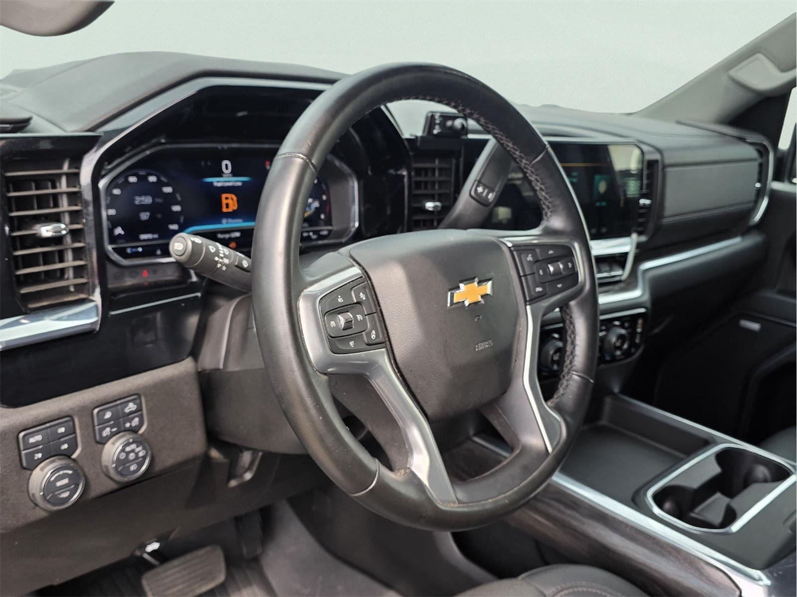 Used 2025 Chevrolet Silverado 2500 LTZ w/ LTZ Convenience Package AWD/4WD image 11