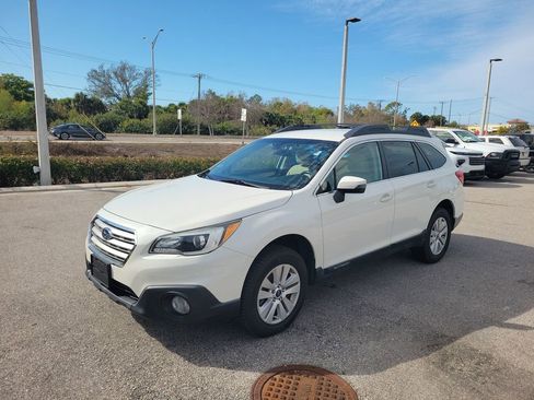 Used 2017 Subaru Outback 2.5i Premium image 10