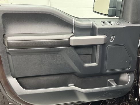 Used 2019 Ford F150 XLT w/ Equipment Group 302A Luxury AWD/4WD image 10