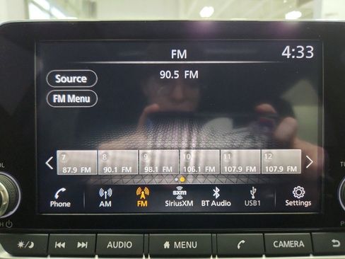 Used 2023 Nissan Rogue SV w/ SV Premium B Package image 18