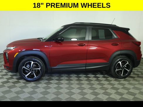 Used 2023 Chevrolet TrailBlazer RS w/ Sun and Liftgate Package AWD/4WD image 9