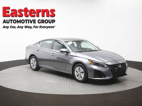 Used 2023 Nissan Altima 2.5 S FWD image 48