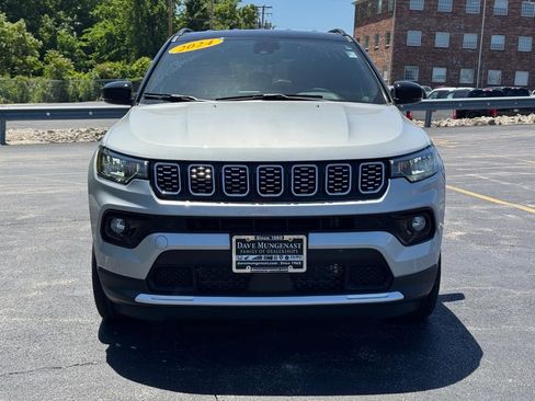 Used 2024 Jeep Compass Limited AWD/4WD image 10