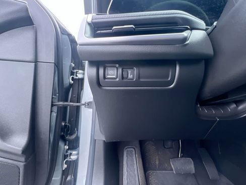 Used 2024 Cadillac XT4 Premium Luxury image 18