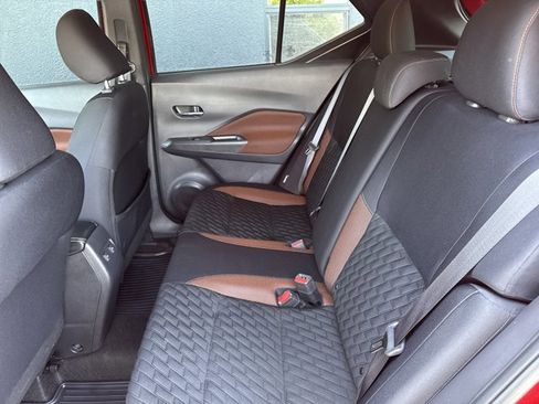 Certified 2022 Nissan Kicks SR FWD image 6