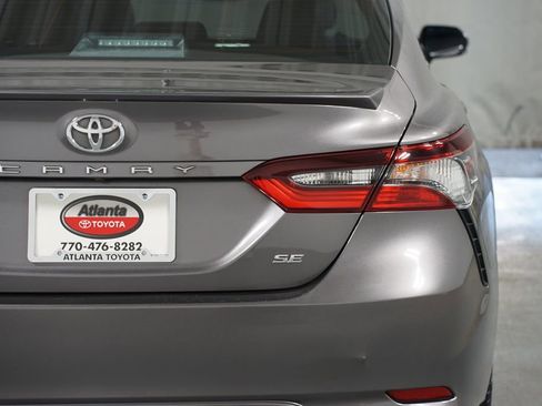 Certified 2021 Toyota Camry SE w/ Convenience Package FWD image 10
