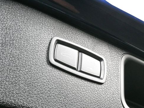 New 2025 Porsche Macan image 31