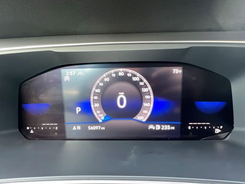 Certified 2022 Volkswagen Tiguan SE w/ Panoramic Sunroof Package image 15