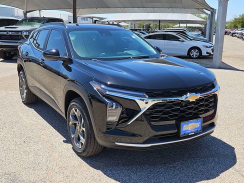 Used 2025 Chevrolet Trax LT w/ Driver Confidence Package FWD image 15