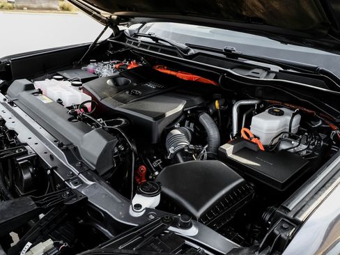 Used 2023 Toyota Sequoia Platinum image 57