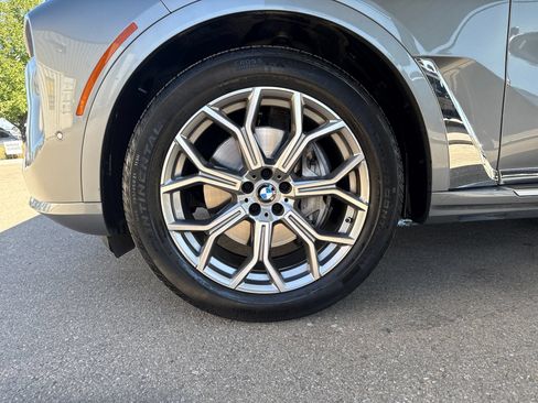 Used 2024 BMW X7 xDrive40i AWD/4WD image 16
