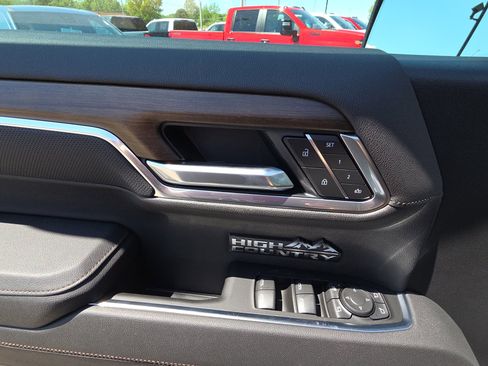 New 2026 Chevrolet Silverado 1500 High Country w/ Technology Package AWD/4WD image 15