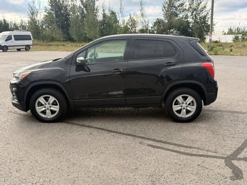 Used 2020 Chevrolet Trax LS w/ Tint and Cruise Package AWD/4WD image 8