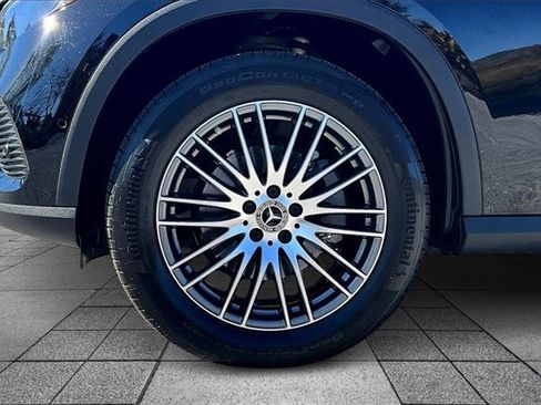 Certified 2025 Mercedes-Benz GLC 300 4MATIC image 37