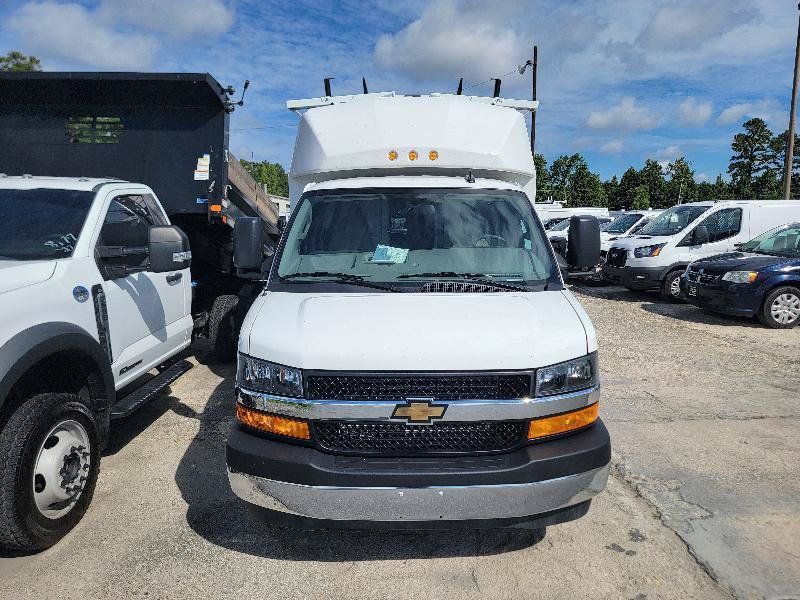 Used 2025 Chevrolet Express 3500 w/ Power Convenience Package RWD image 3