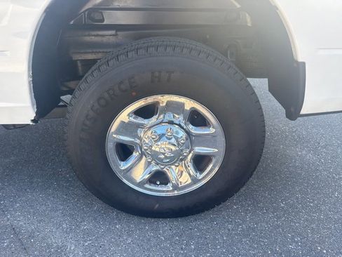 Used 2014 RAM 2500 Tradesman w/ Chrome Appearance Group image 12