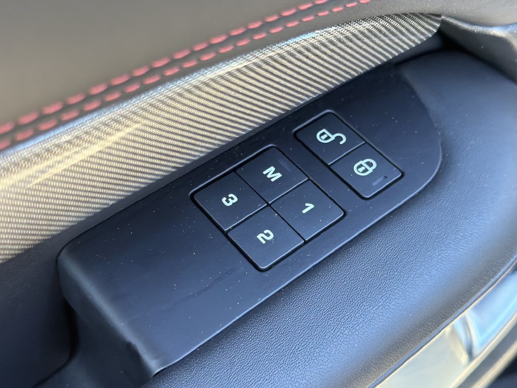 Used 2019 Land Rover Discovery HSE AWD/4WD image 23