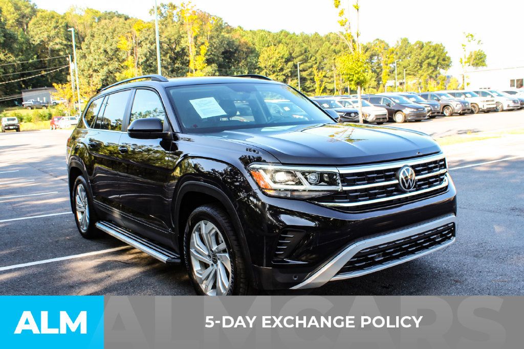 Used 2022 Volkswagen Atlas SE w/ Panoramic Sunroof Package FWD image 3