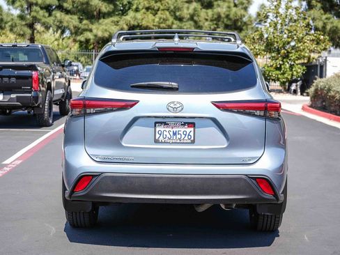 Used 2023 Toyota Highlander XLE FWD image 8