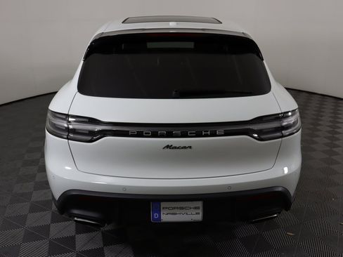 Used 2025 Porsche Macan image 9