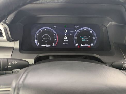 Used 2025 Toyota Tacoma TRD Sport AWD/4WD image 16
