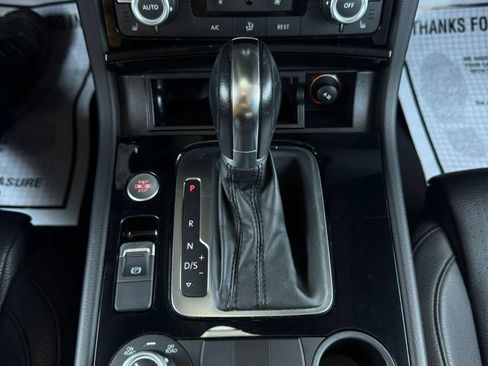Used 2014 Volkswagen Touareg Sport AWD/4WD image 20