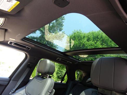 New 2025 Land Rover Range Rover Sport SE image 17