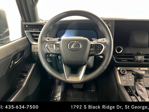 Used 2024 Lexus GX 550 w/ Accessory Package (Z1) AWD/4WD image 12