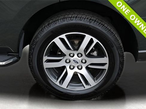 Used 2023 Ford Expedition XLT image 9