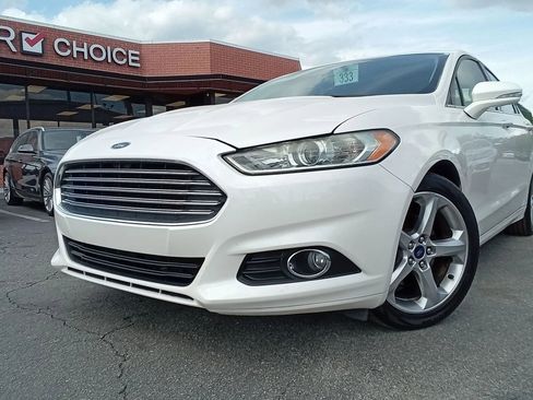 Used 2016 Ford Fusion SE image 1