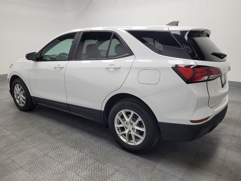 Used 2023 Chevrolet Equinox LS w/ LS Convenience Package FWD image 3
