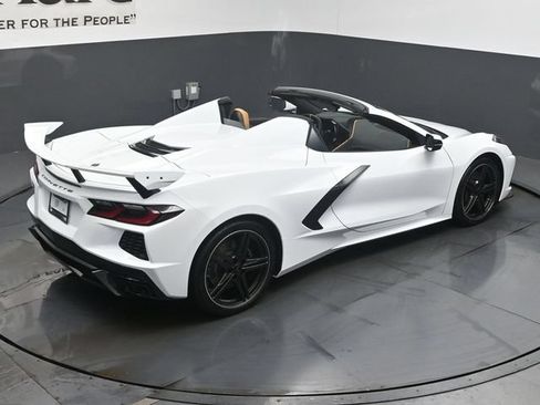 Used 2025 Chevrolet Corvette Stingray Preferred Conv w/ Z51 Performance Package RWD image 41