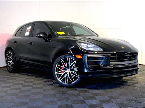 Certified 2022 Porsche Macan S AWD/4WD image 9