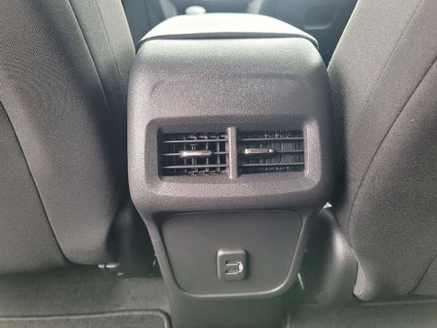 Used 2024 Chevrolet Equinox LT FWD image 14