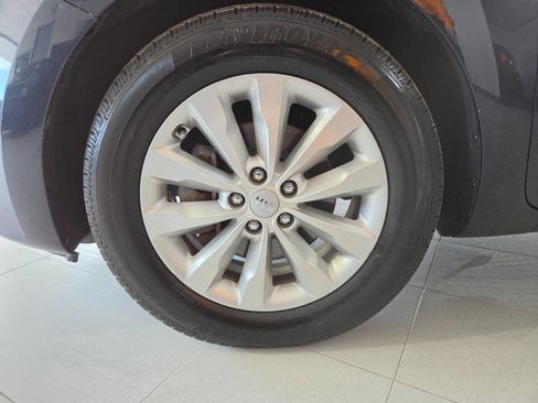 Used 2017 Kia Sedona EX image 26