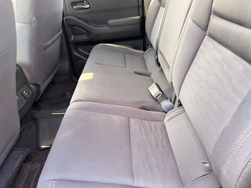 Certified 2024 Nissan Frontier SV w/ SV Convenience Package RWD image 18