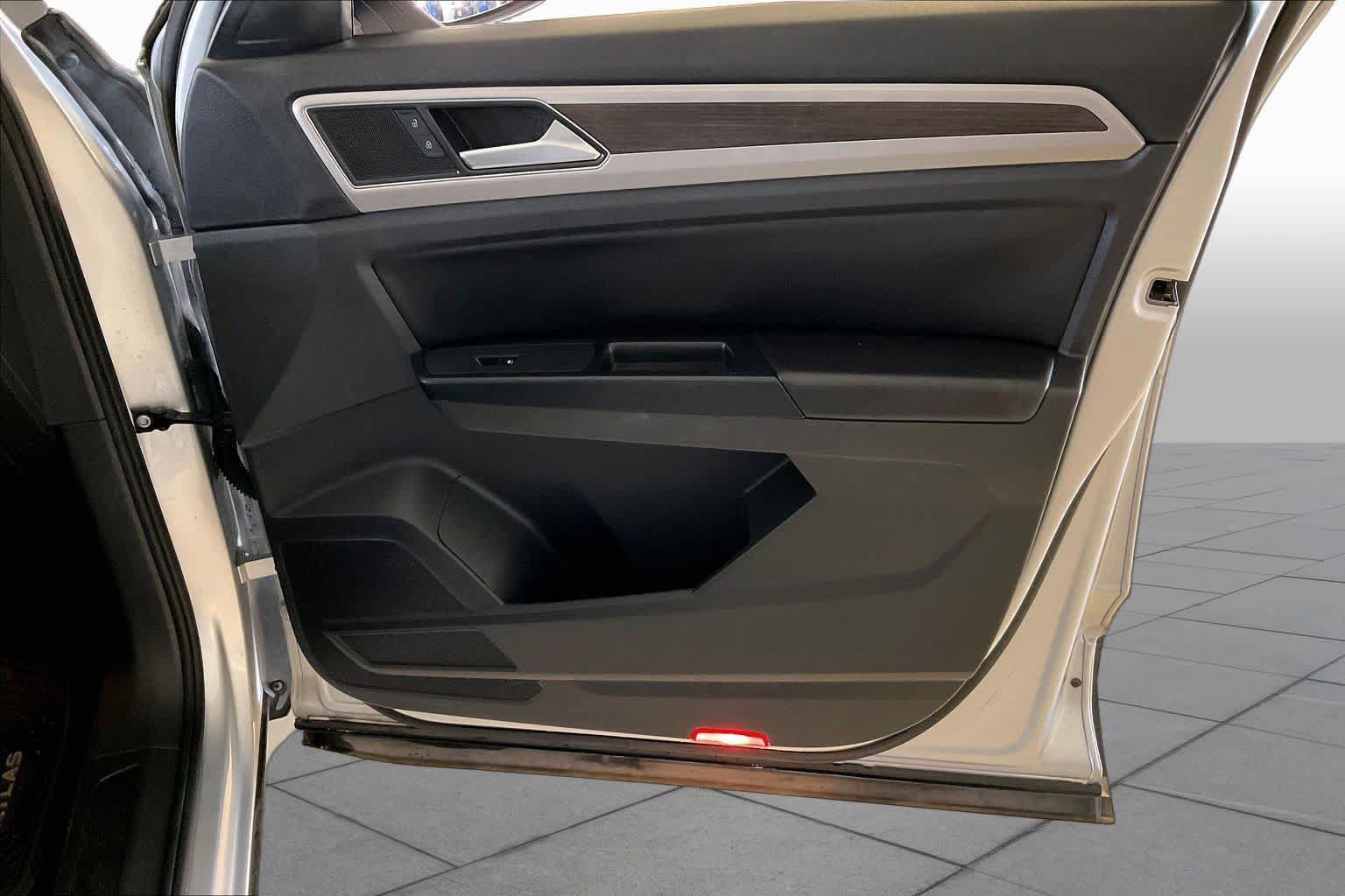 Used 2018 Volkswagen Atlas SE FWD image 20